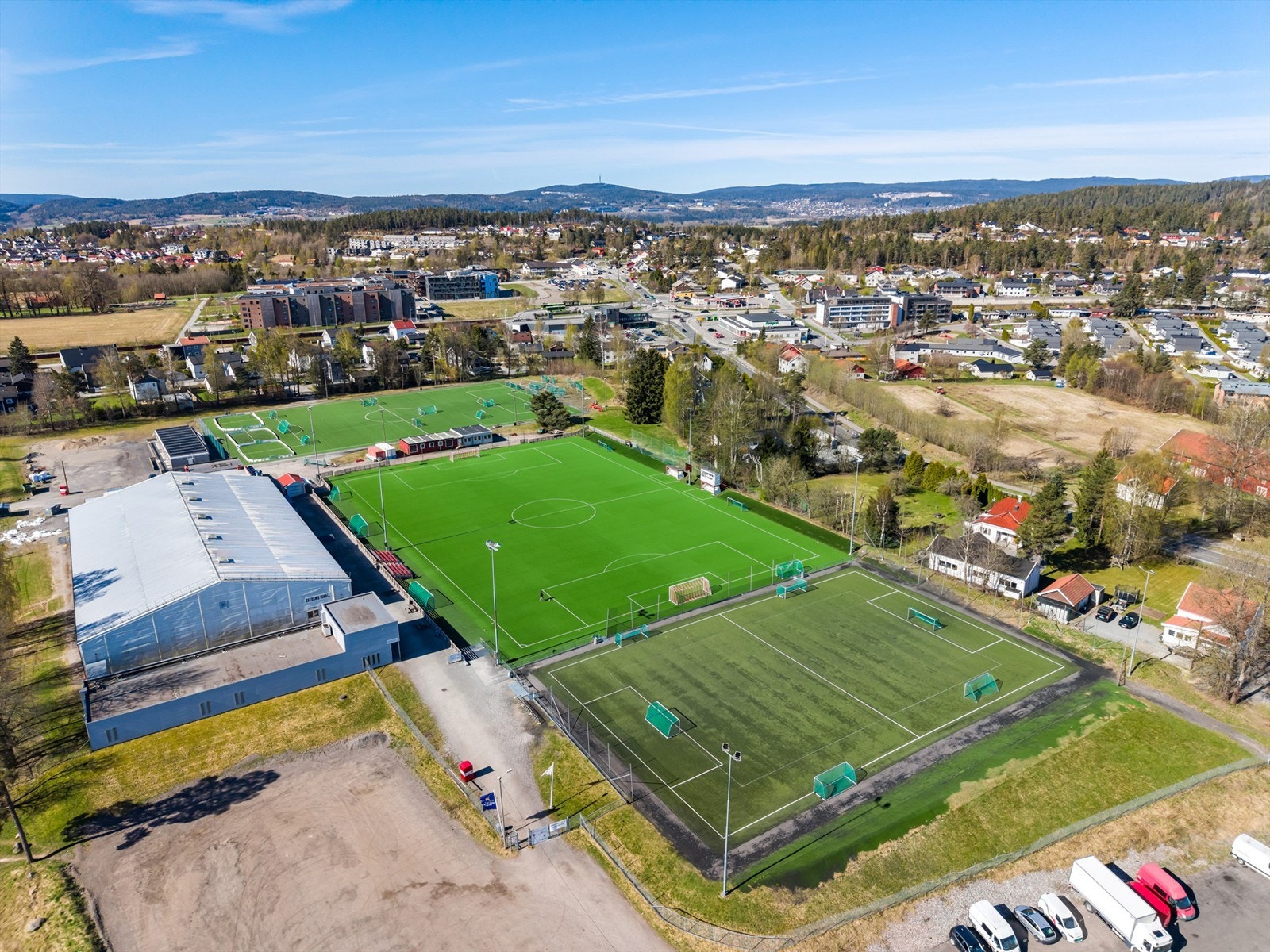 Kort vei til fritidstilbud, med blant annet Skedsmo stadion og flere treningssentre innen noen få minutters rekkevidde. Galleribilde
