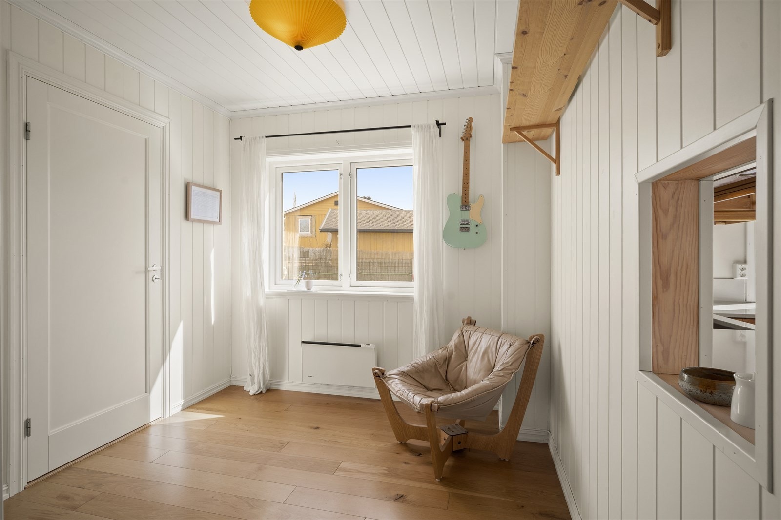 En fin lesekrok eller plass til hjemmekontor Galleribilde