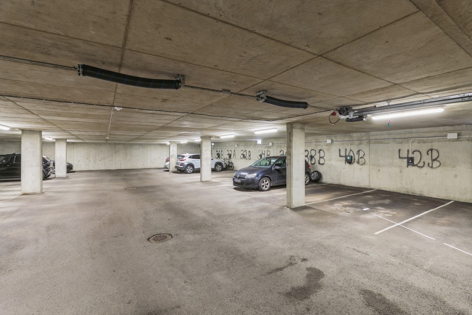 1 garasjeplass i garasjekjeller Galleribilde