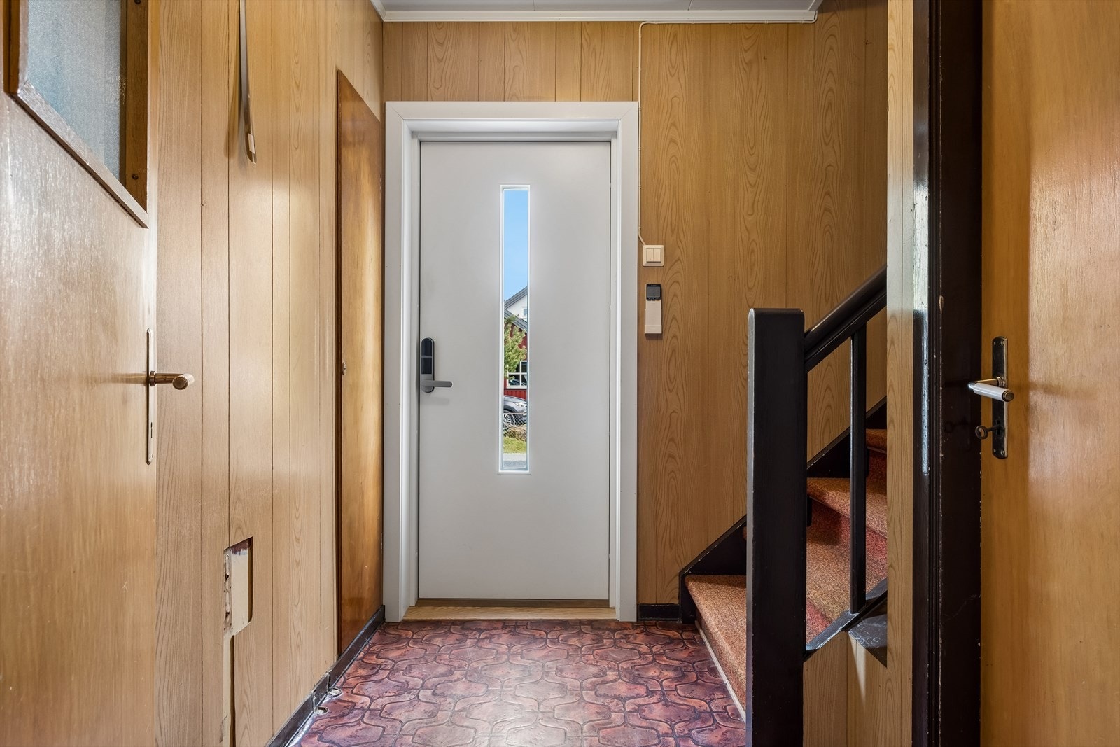Alle dører og vinduer i 1.etg og 2. etg ble bytttet. Galleribilde