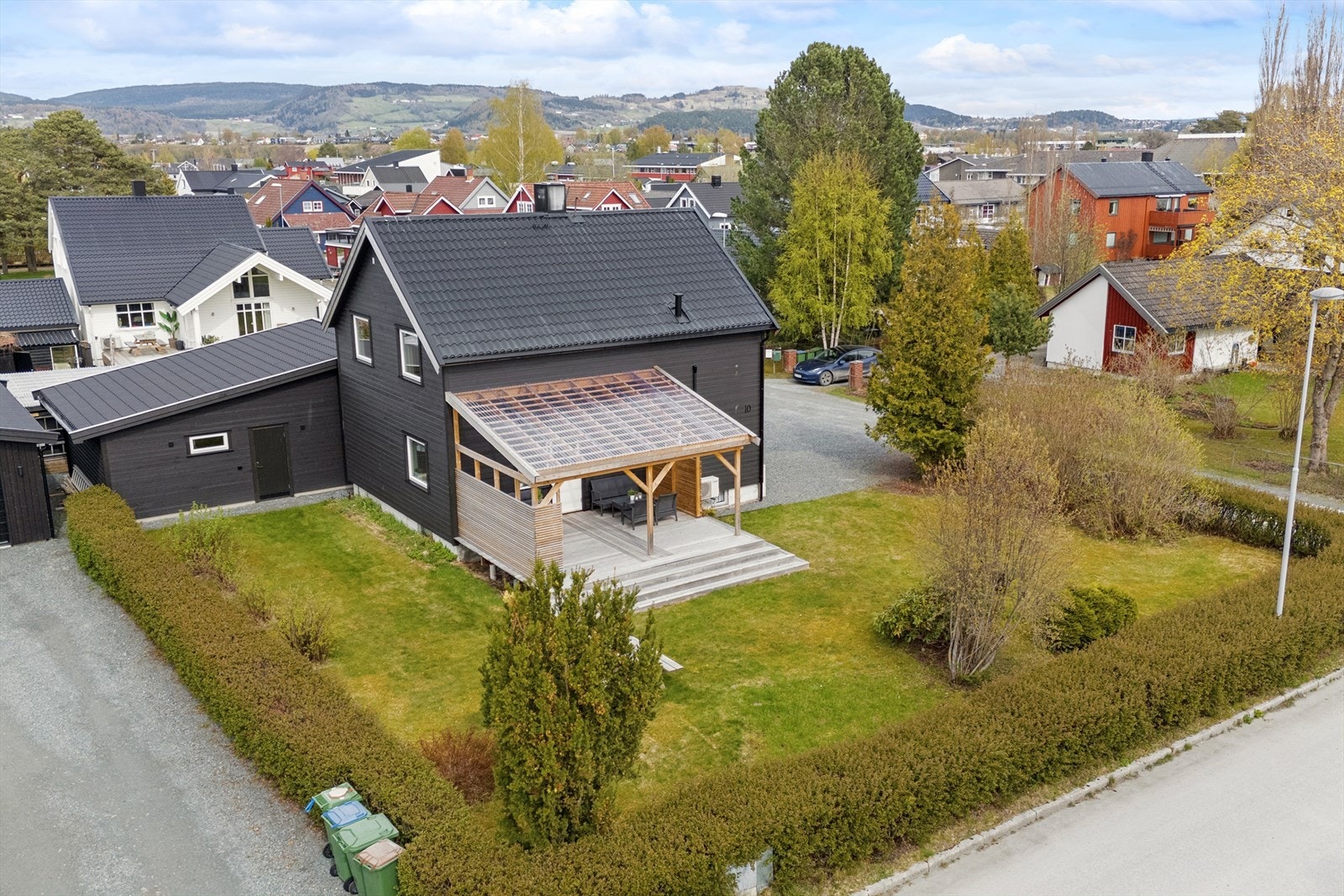 Takoverbygd terrasse fra 2022. Galleribilde