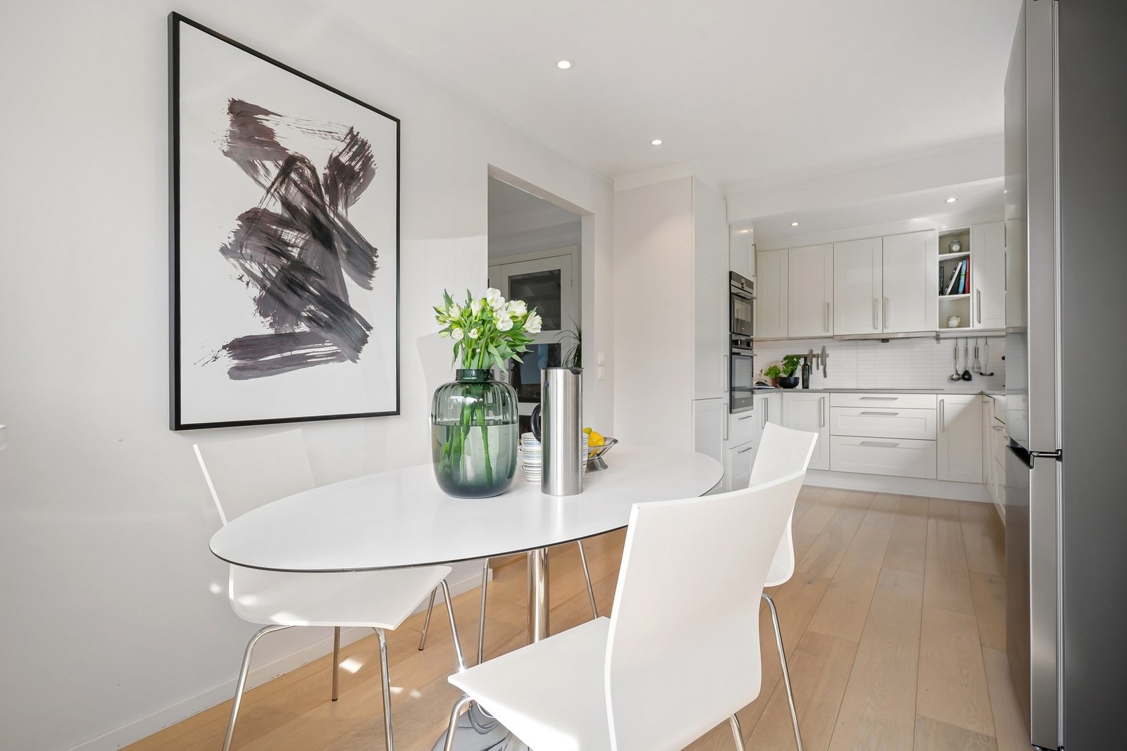Separat kjøkken i tilknytning til stuen Galleribilde