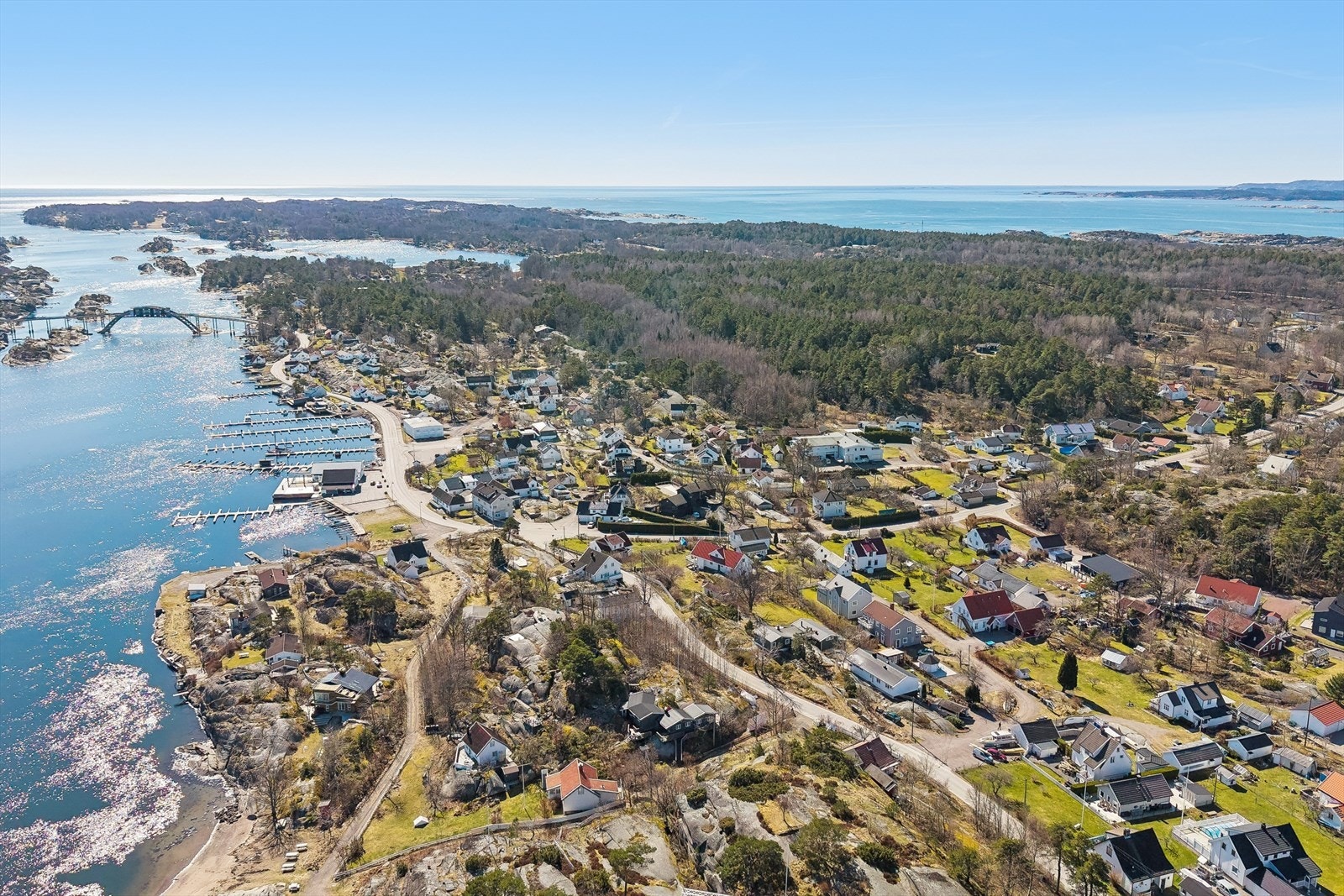 Boligen ligger flott til på Ormelett med kort vei til sjøen Galleribilde