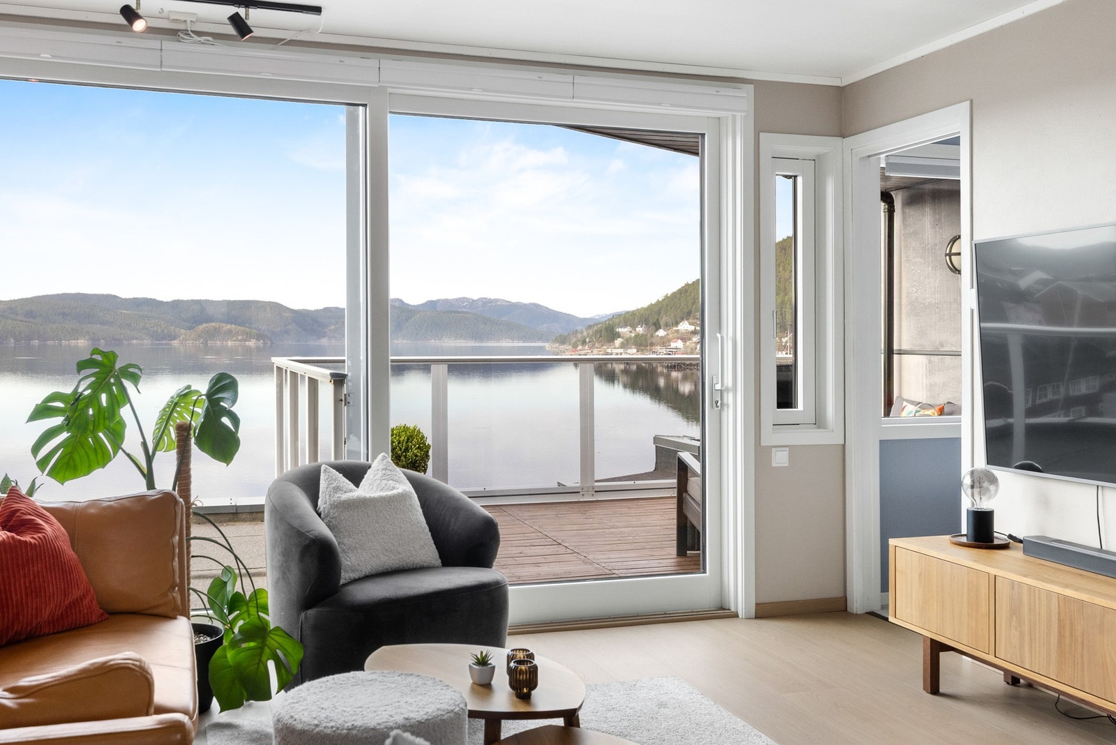 Panoramautsikten er et sentralt element i leiligheten Galleribilde