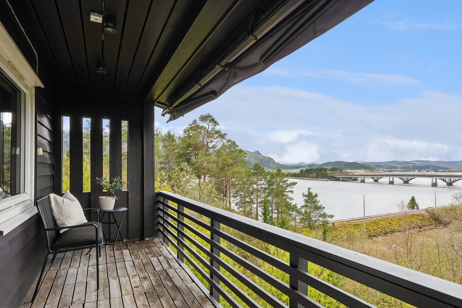 Egen veranda fra hovedsoverommet Galleribilde