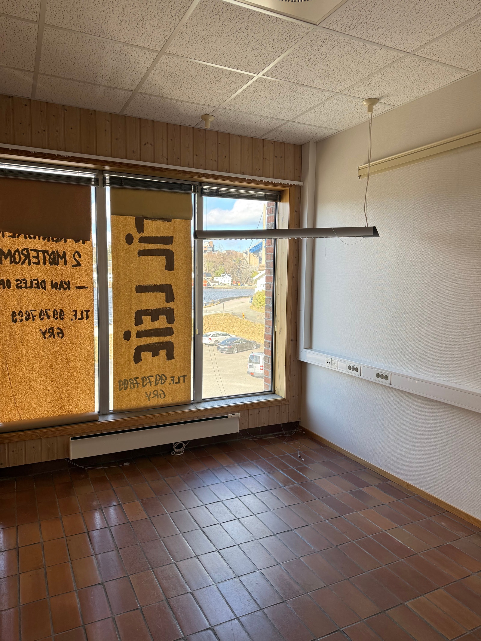 Kontor i eldre fløy. Galleribilde