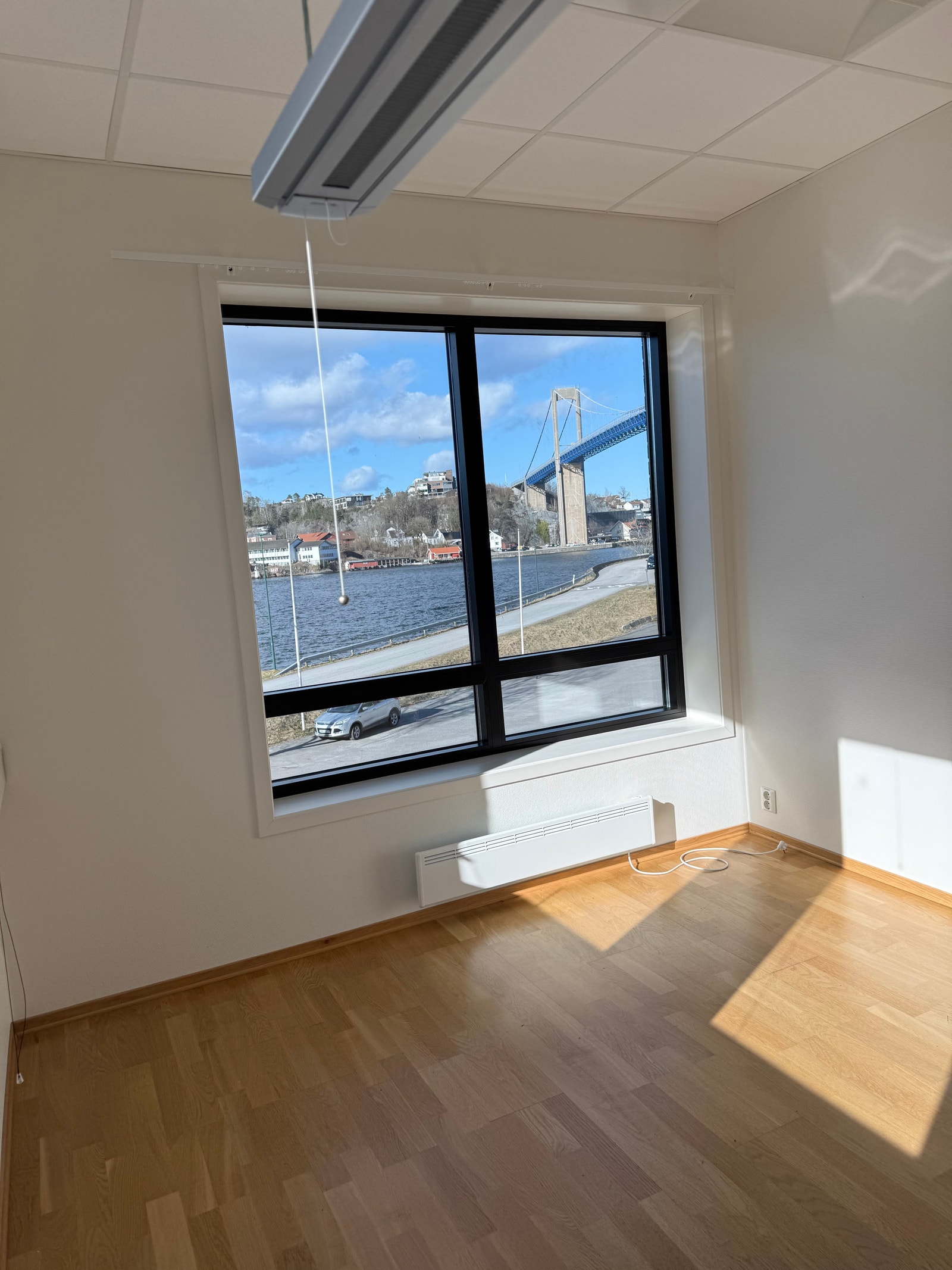 Et av seks kontorer i ny fløy. Med fin utsikt. Galleribilde