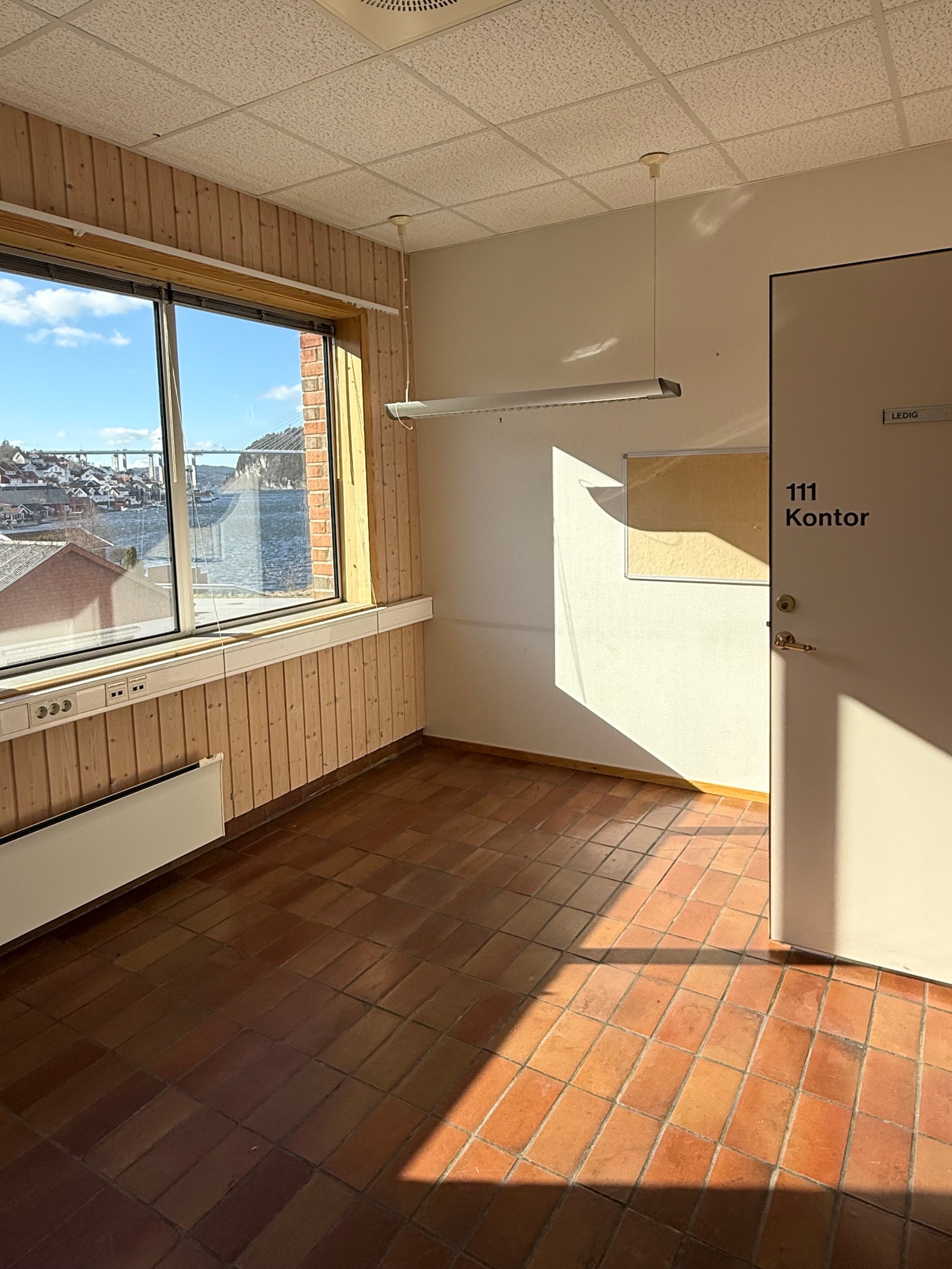 Kontor i eldre fløy. Galleribilde