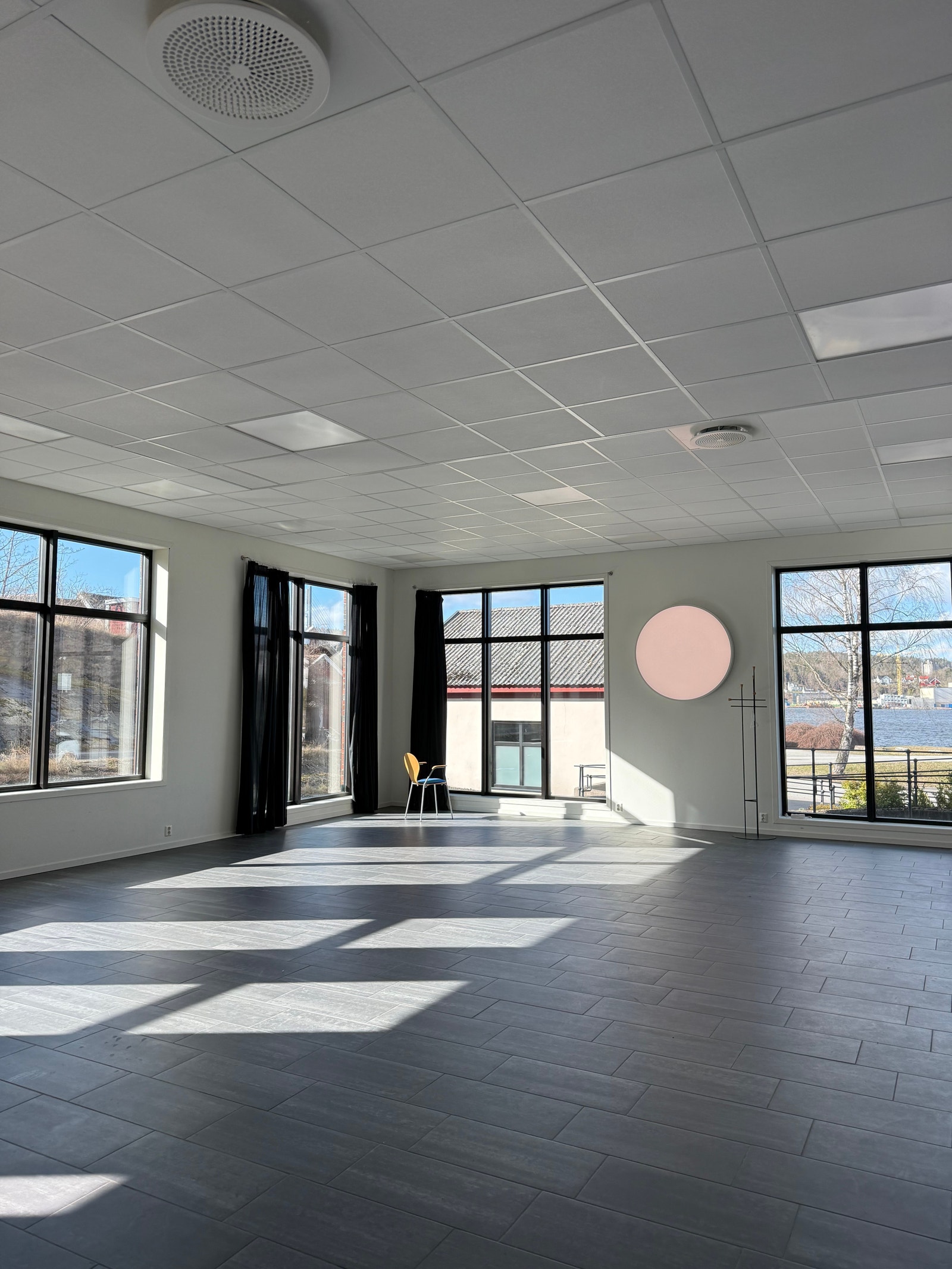 Stort lokale på nederste plan. Mellom 1100 - 1200 m2 Galleribilde