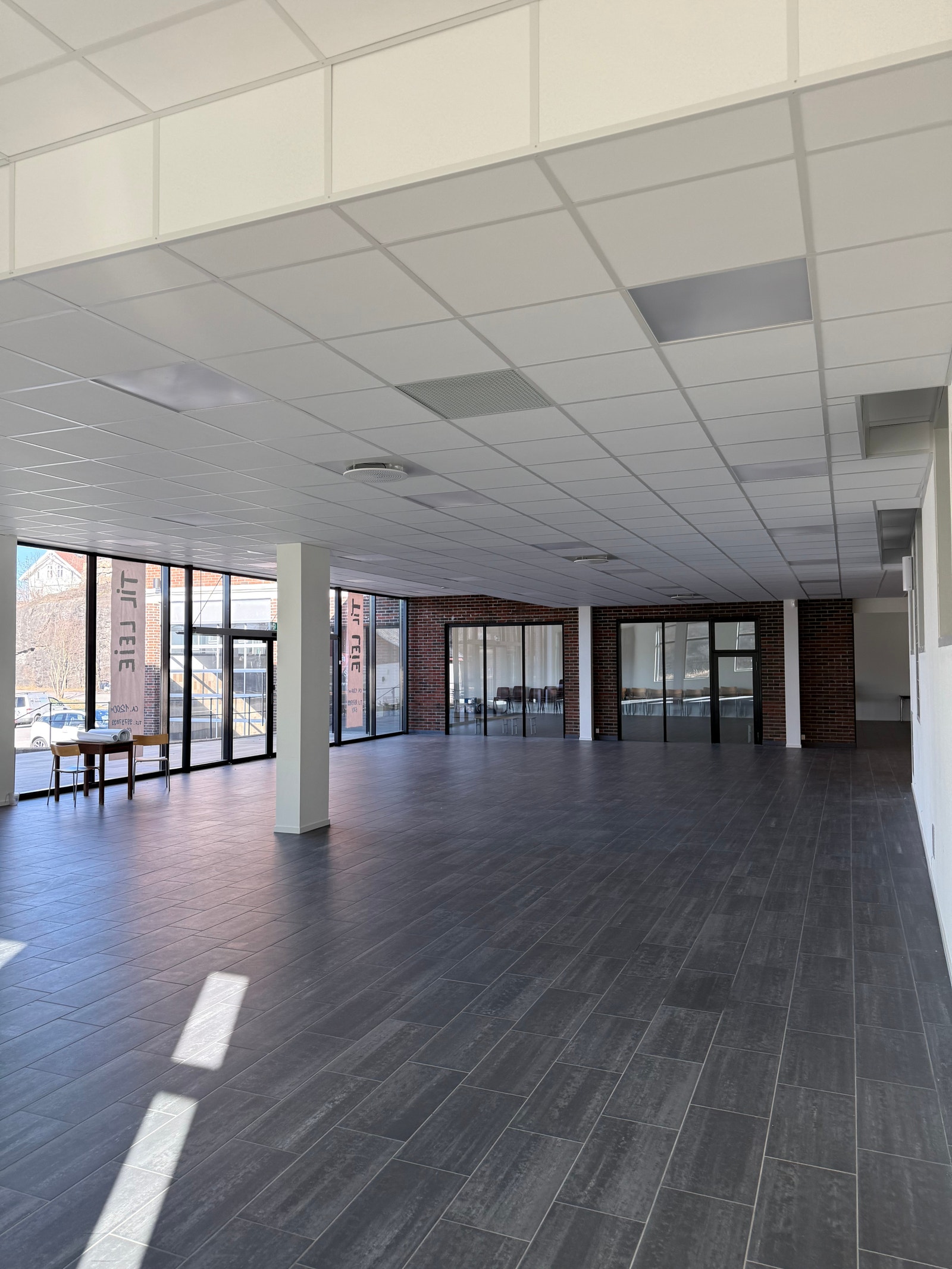 Stort lokale på nederste plan. Mellom 1100 - 1200 m2 Galleribilde
