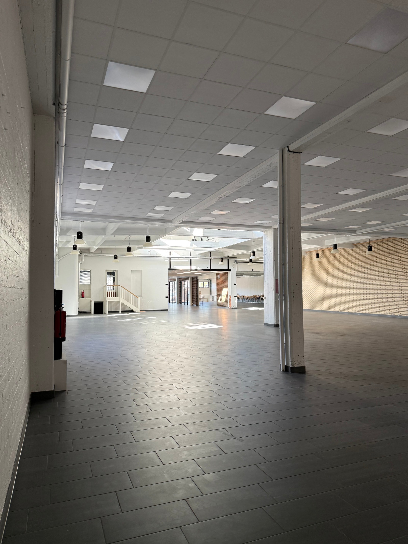 Stort lokale på nederste plan. Mellom 1100 - 1200 m2 Galleribilde