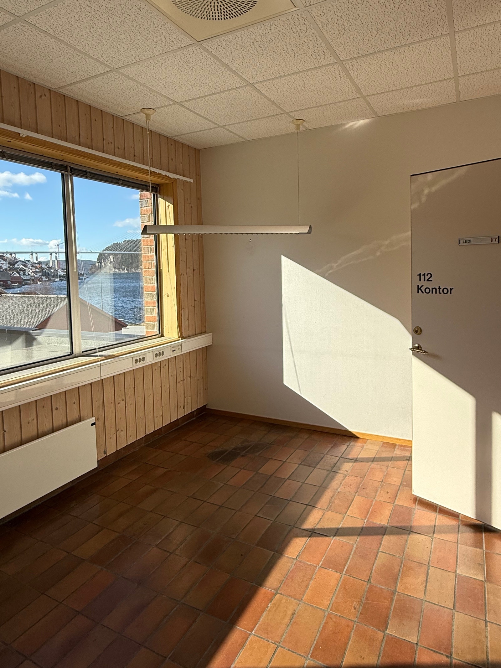 Kontor i eldre fløy. Galleribilde