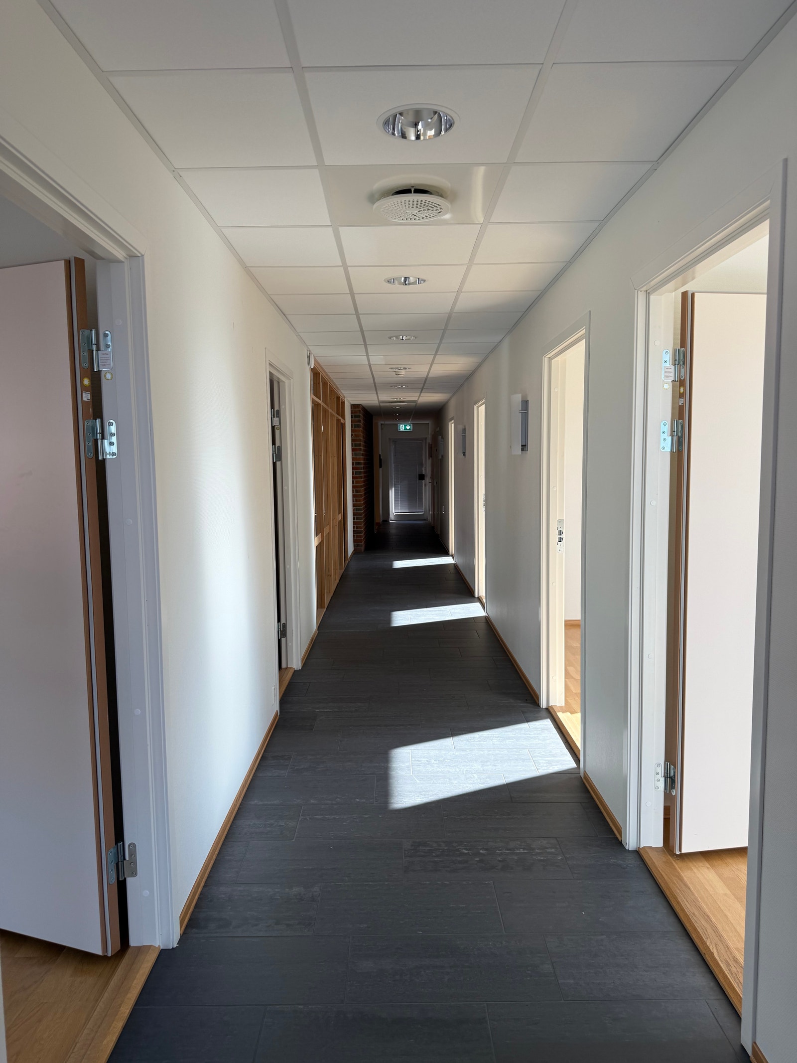 Gang i kontorfløy ny del. Galleribilde