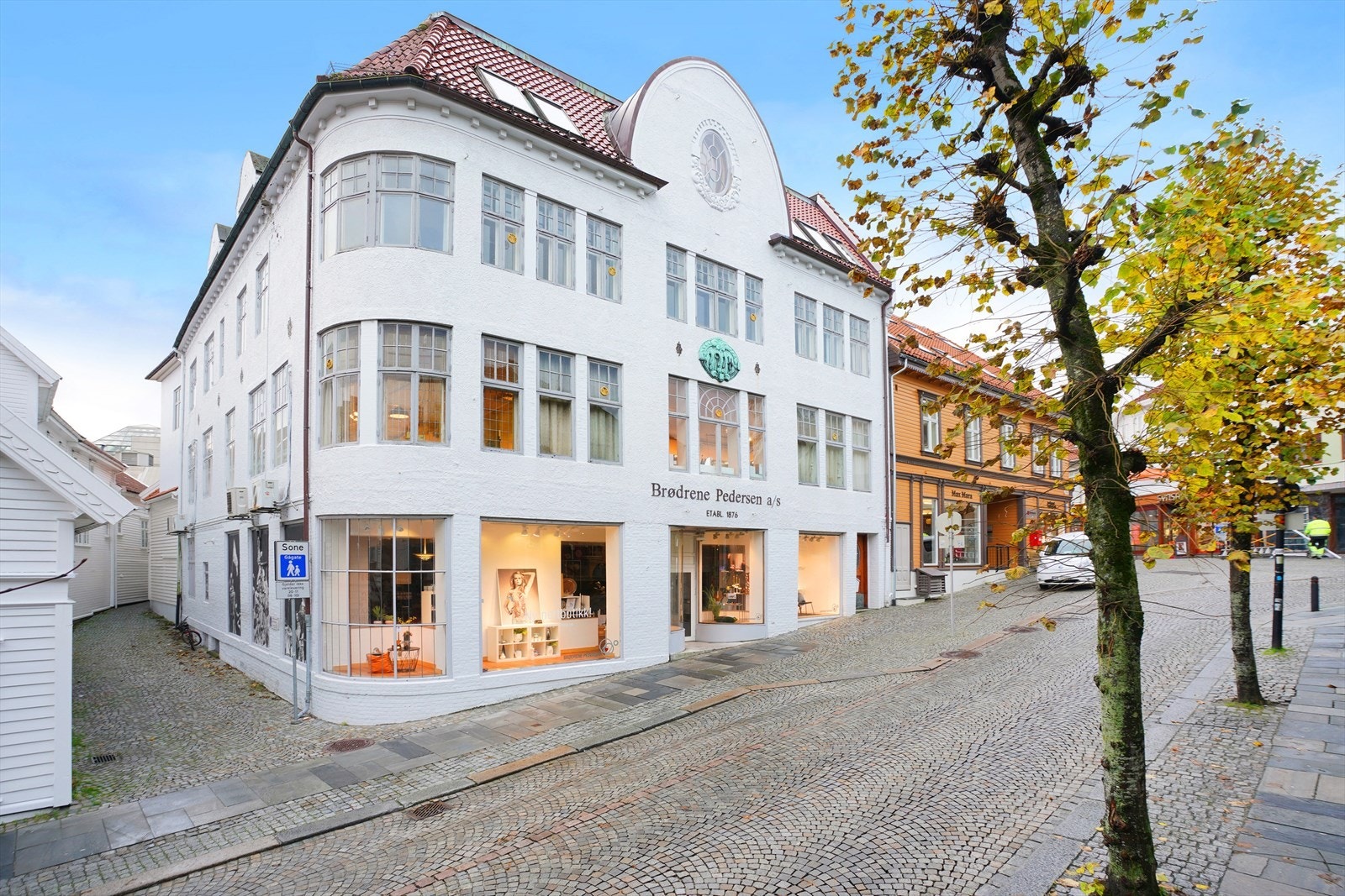 Flott bygård i historiske omgivelser, med nærhet til fasiliteter ogbyliv Galleribilde
