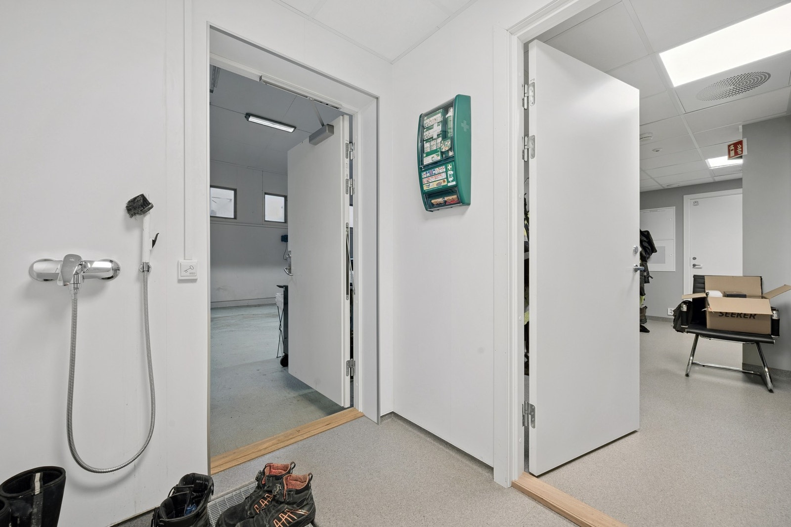 Gang til garasje, verksted Galleribilde
