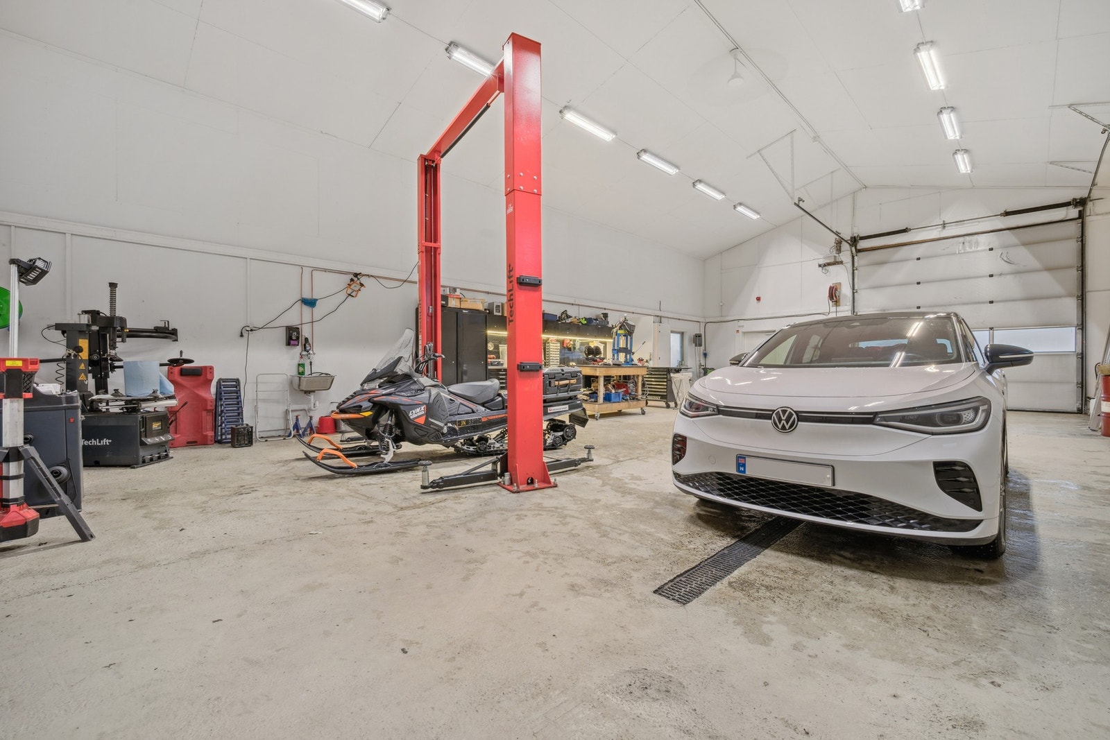 Garasje, verksted Galleribilde