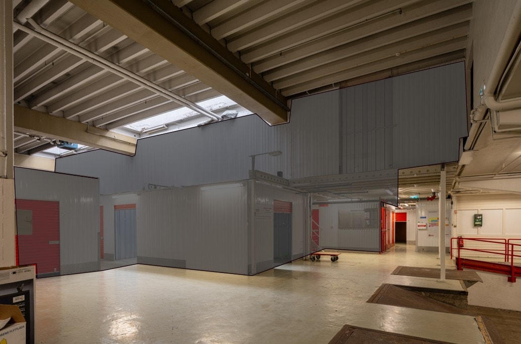 Området i grått blir fjernet dersom ønskelig. Dette vil skape en stor åpen lagerhall på ca 3.576 kvm. 6 meters takhøyde, 5,1 meter til drager i lageret. Galleribilde
