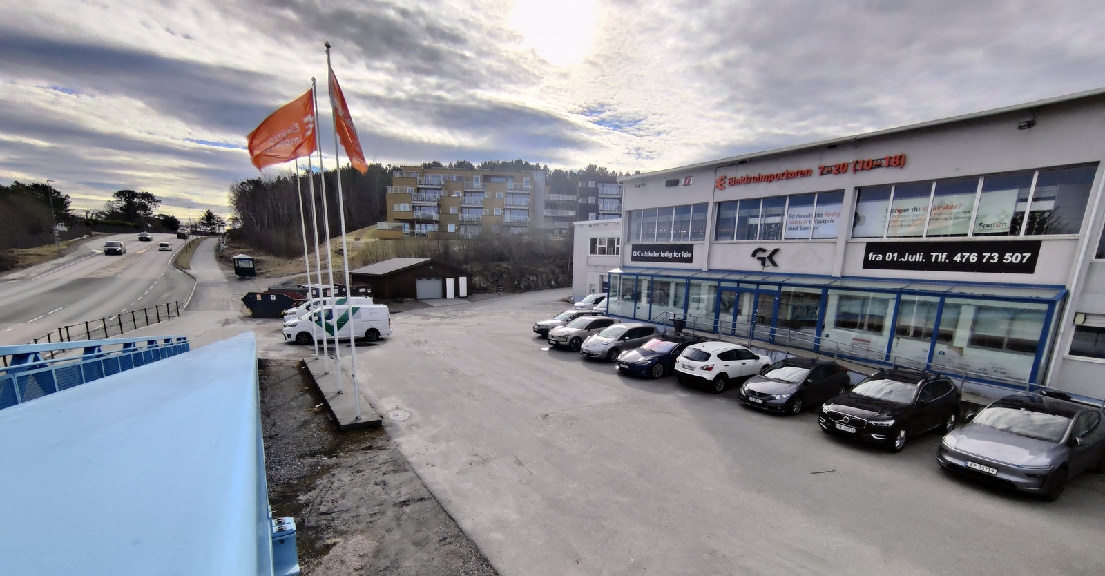 God synlighet mot veien. Galleribilde