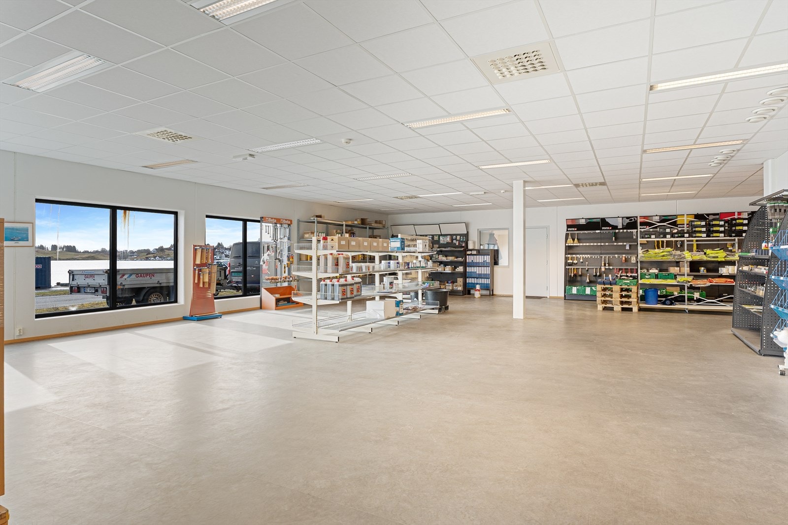 Proffutsalg/showroom Galleribilde