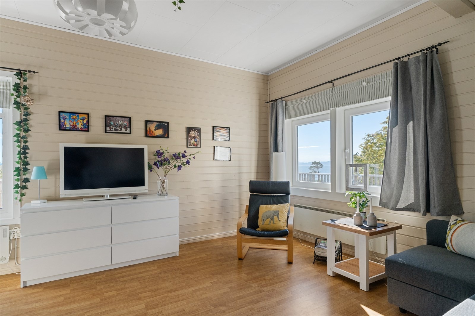 Også fra her har man fantastisk fjordutsikt. Galleribilde