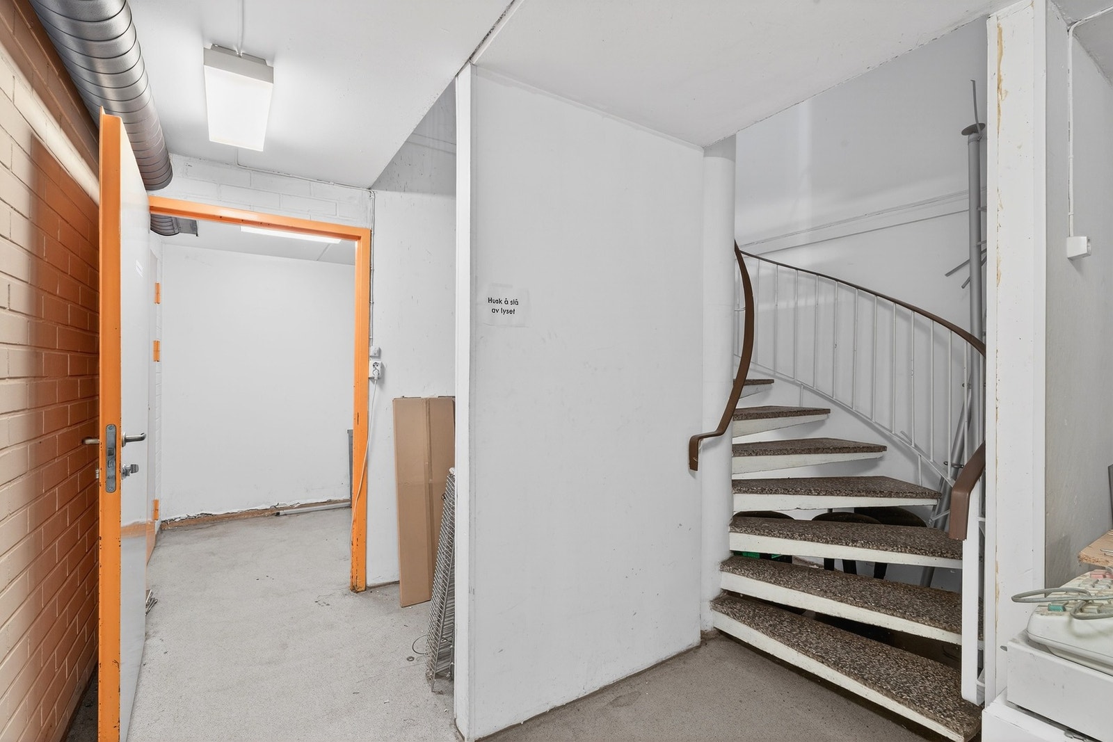 Trapp til lager fra 1.etg Galleribilde