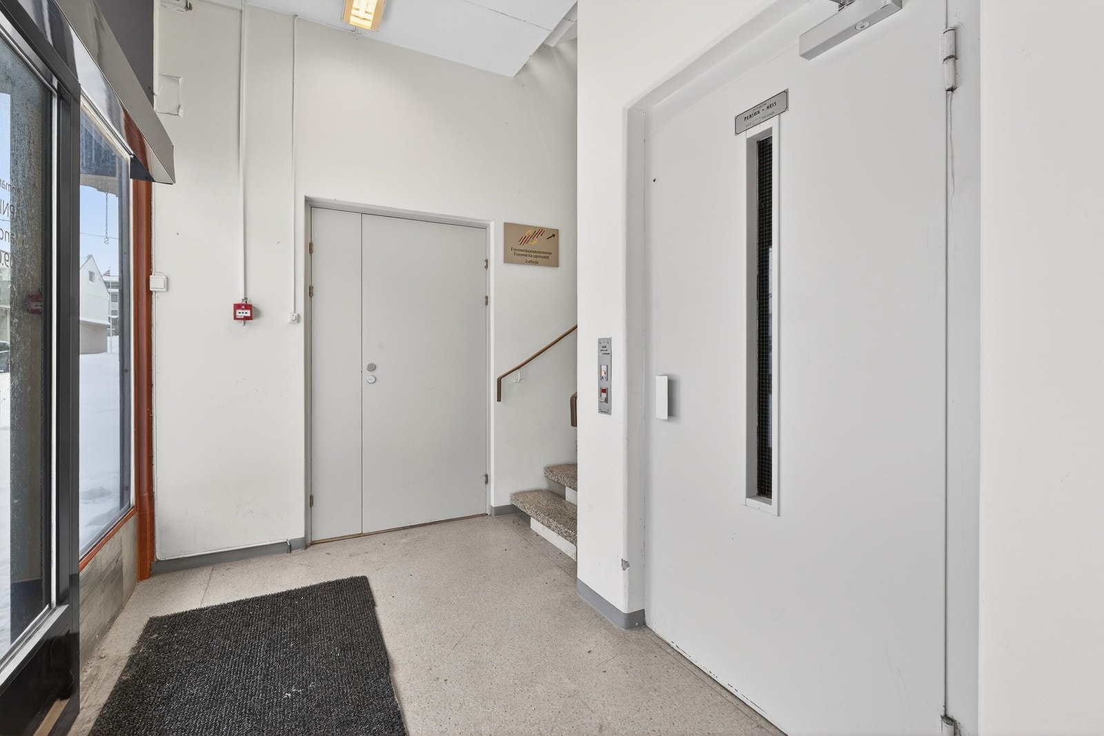 Hovedinngangen til FeFo med egen heis. Galleribilde