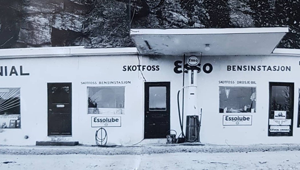 Skotfoss Bensinstasjon og Kolonial - Ukjent årstall og fotograf Galleribilde
