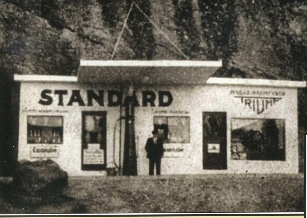 Standard bensinstasjon - Skotfoss - Ukjent årstall og fotograf Galleribilde
