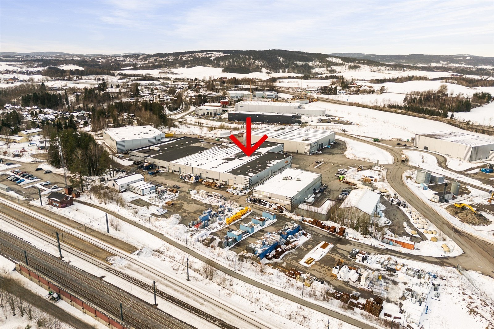 BULK PARK LINDEBERG: Ledig kombinasjonslokale på ca. 1 996 kvm fordelt med ca. 304 kvm kontor, ca. 269 kvm proffbutikk/showrom og ca. 1 423 kvm lager Galleribilde