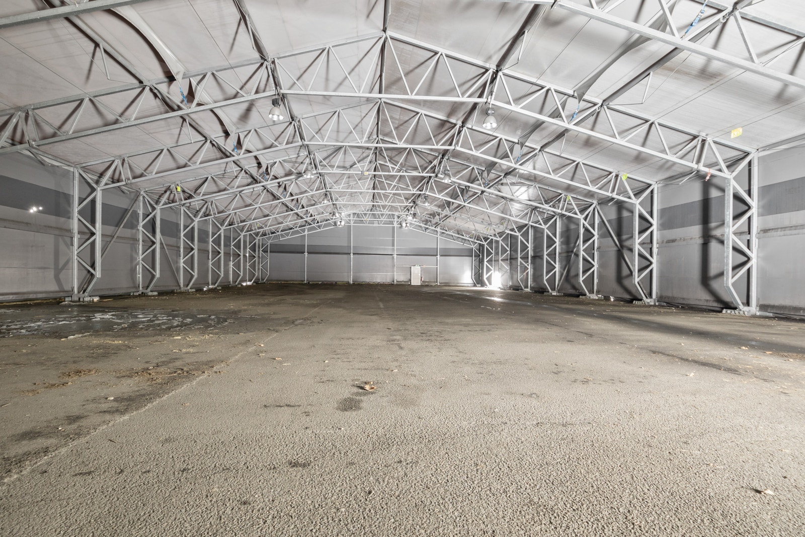 Telt 2 ca 1300 m2 Galleribilde