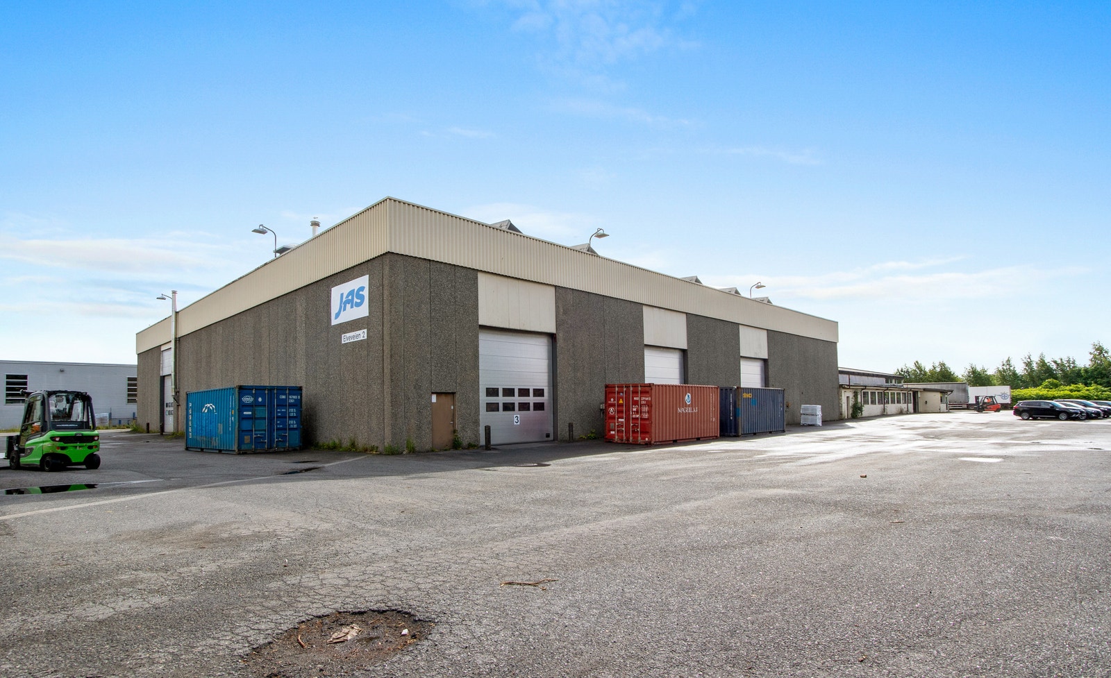 3 porter til høytlager m reoler Galleribilde