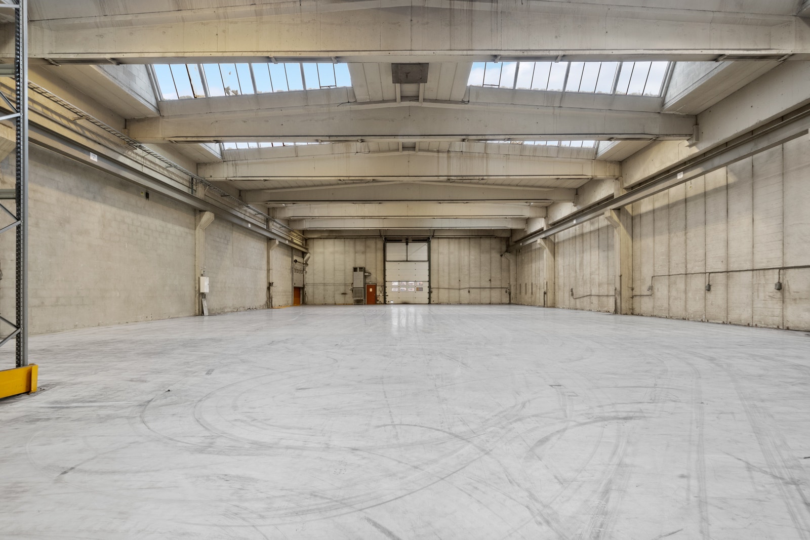 Høytlager uten reoler, ca 1000 m2 Galleribilde