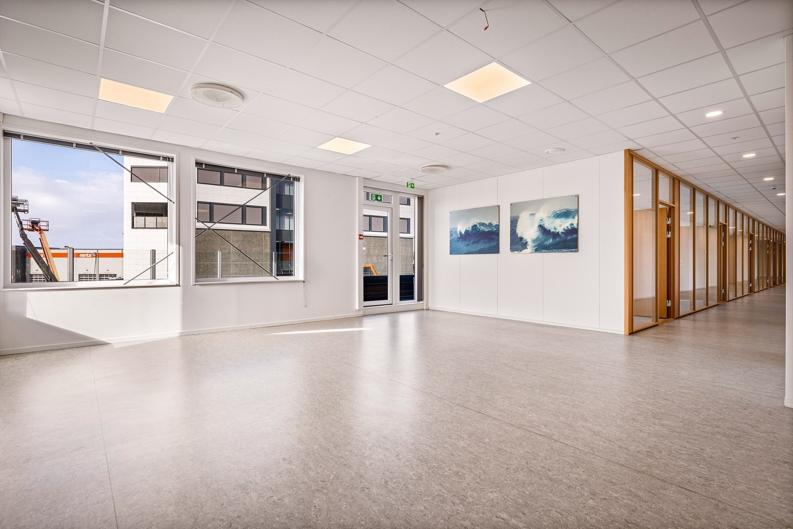 Direkte utgang til terrasse fra kjøkken/spiserom.