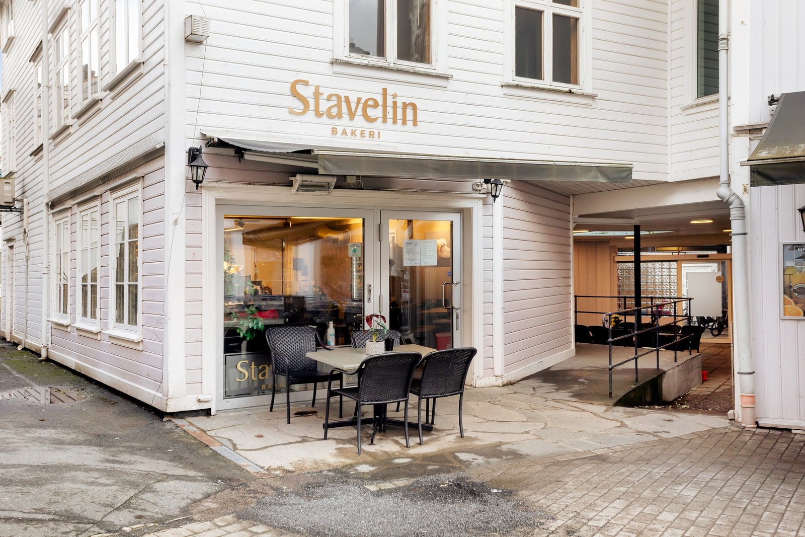 Stavelin leier i dag en av lokalene ved Th.Kittelsens vei 14. Galleribilde