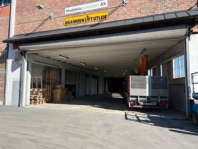 Port til lager-arealet til venstre i bildet.
Felles lastesone Galleribilde