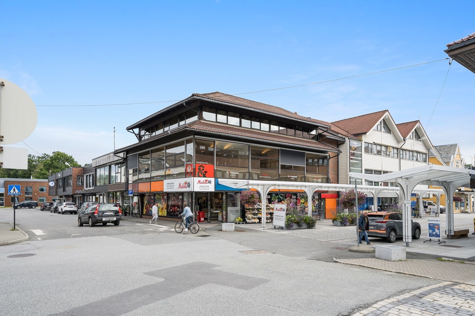 Fasade, lokalene ligger i øverste etasje