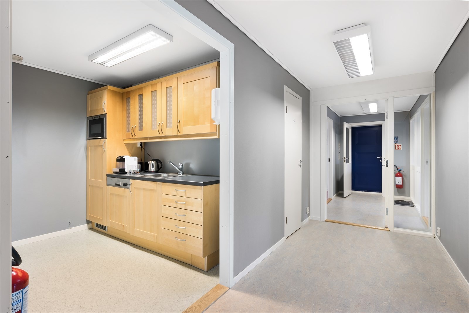 Kjøkken og inngangsparti