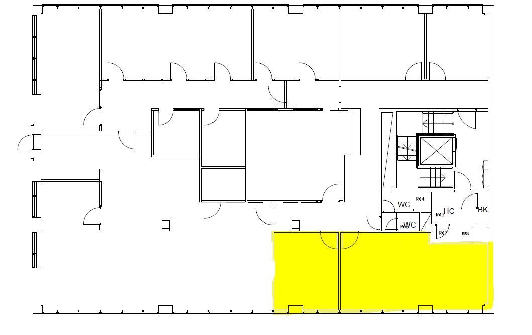 Planløsning av ledig areal, lite kontor/møterom ca. 26 kvm. og stort kontor ca. 59 kvm. inkl. andel fellesareal, samt spiserom. Øvrige planløsning er ikke oppdatert. Galleribilde