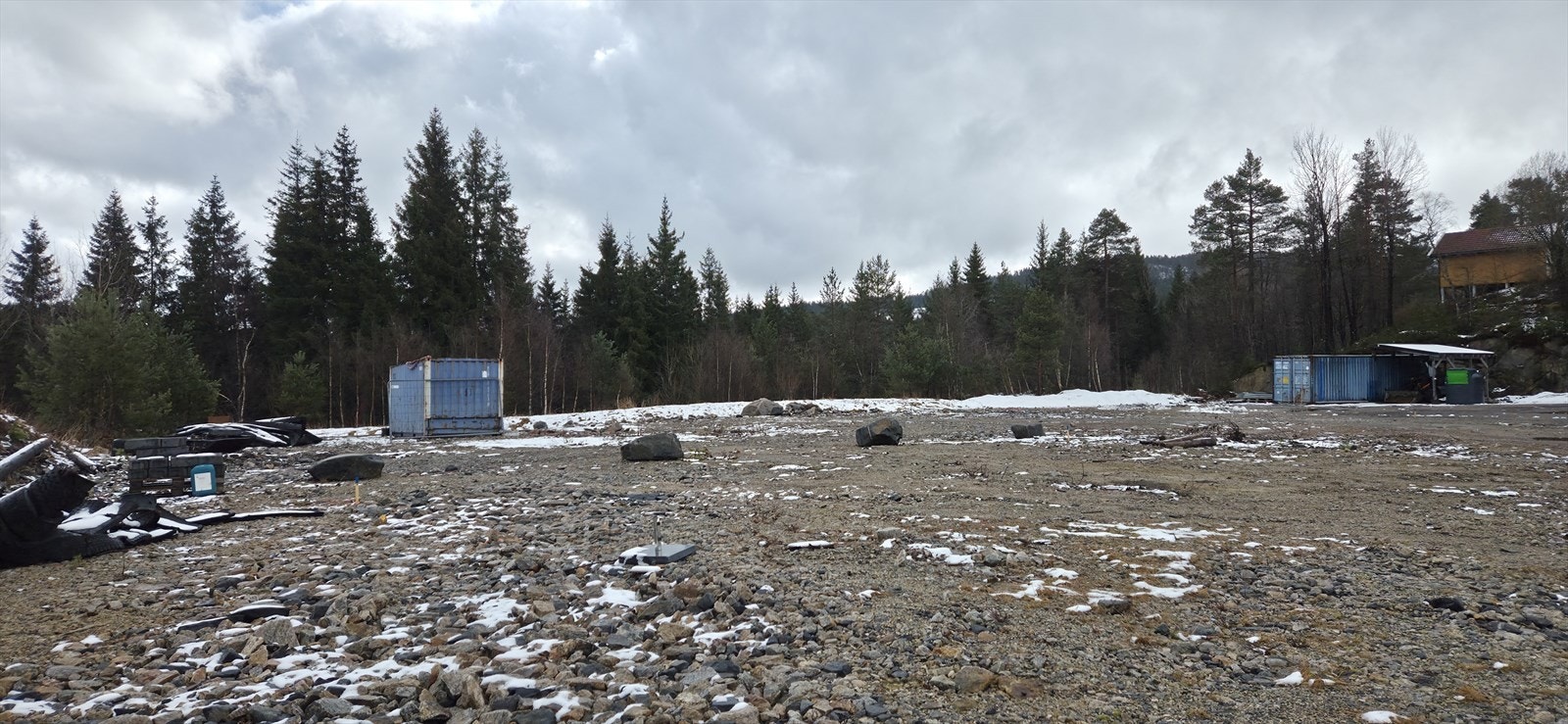 Grovplanert. Vann/ avløp, strøm og fiber til tomtegrense. Galleribilde