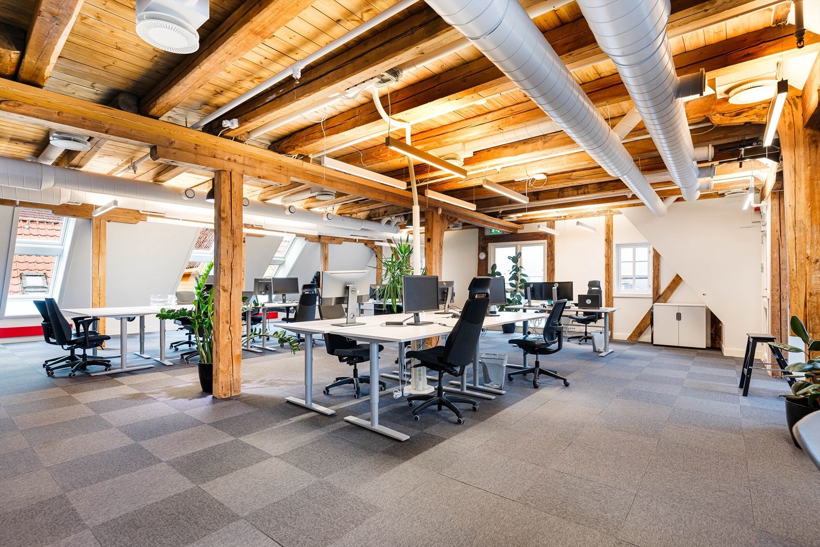 Nagelgråden 6, 3. etg. kontor: BTA 270 m² er innredet med 1 cellekontor, kontorlandskap, teamkontor.