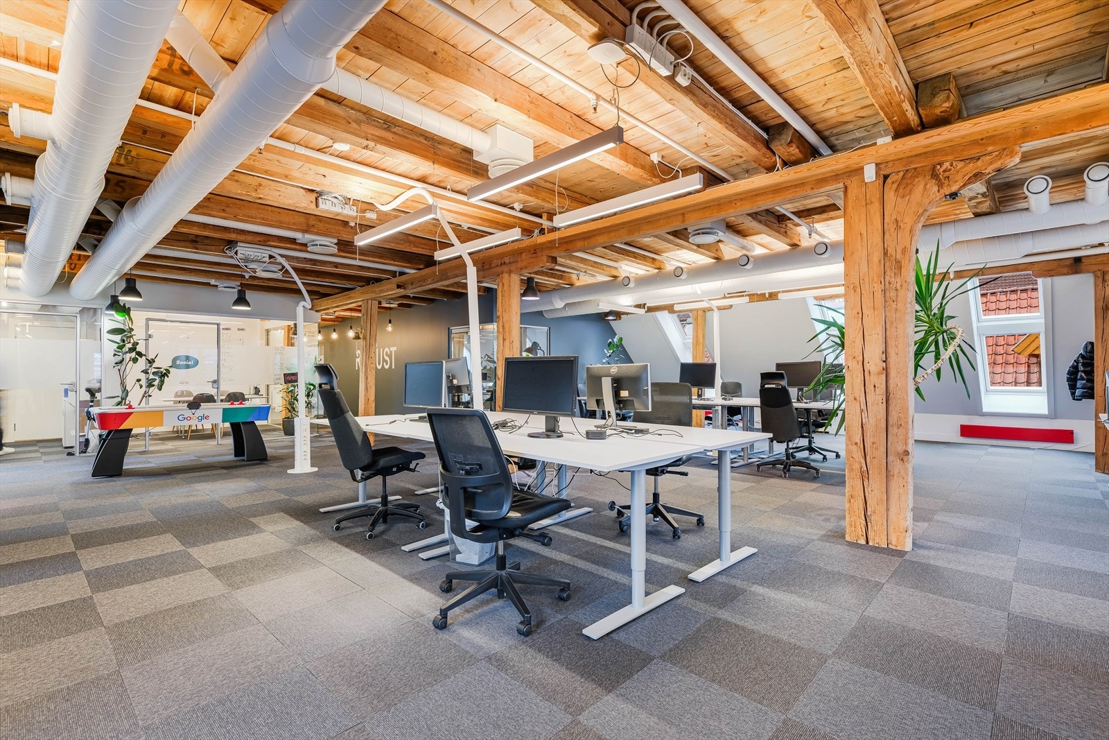 Nagelgråden 6, 3. etg. kontor: BTA 270 m² er innredet med 1 cellekontor, kontorlandskap, teamkontor.