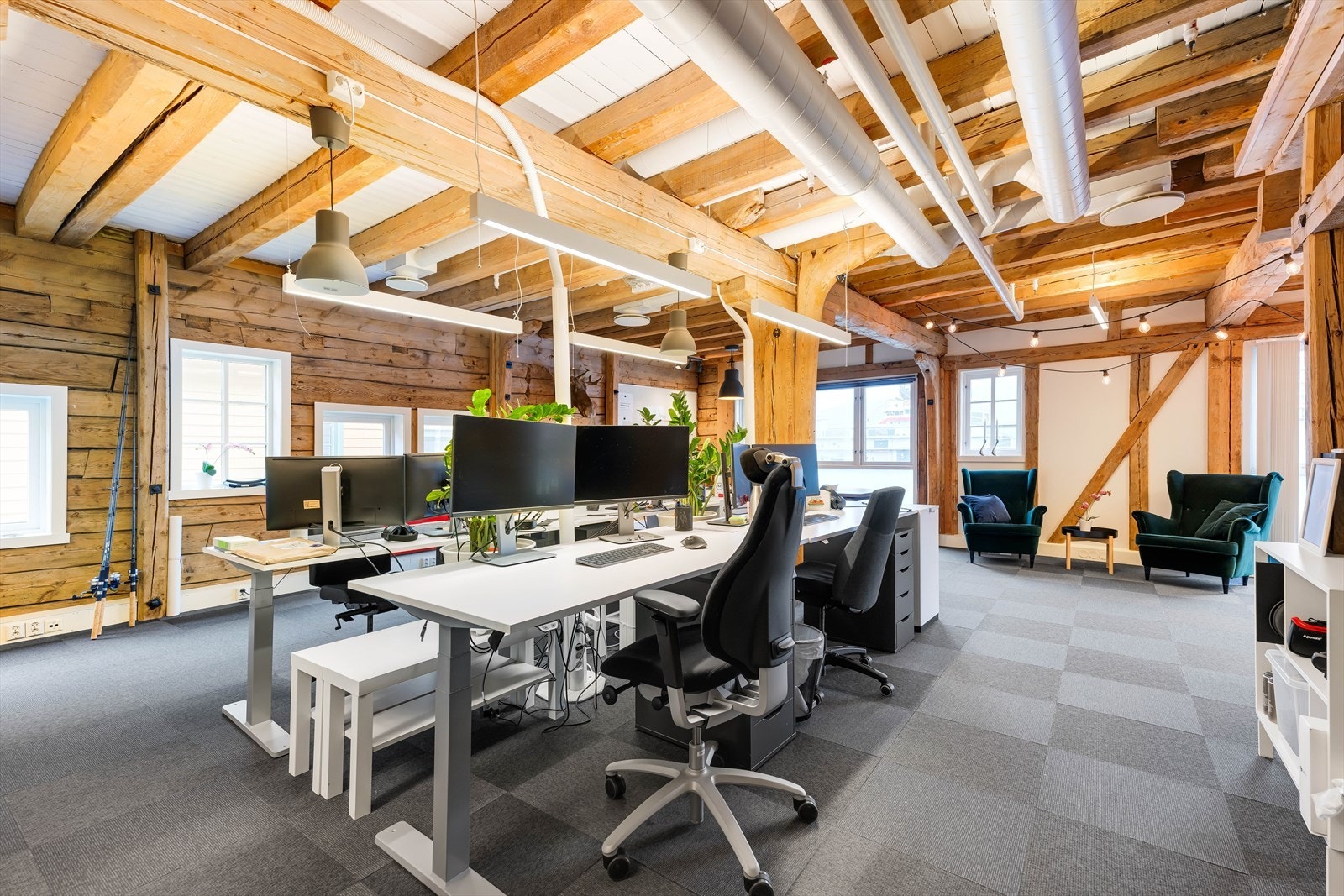 Nagelgården 6, 2. etg. kontor: BTA 375 m² er innredet med 1 cellekontor, kontorlandskap, møterom, kjøkken og sosial sone.