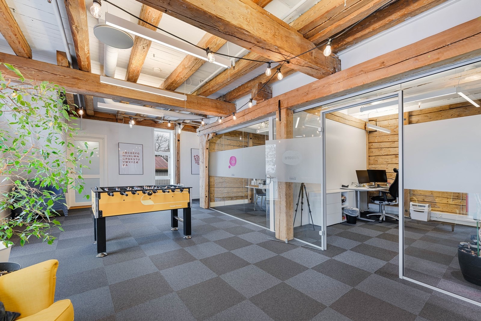 Nagelgården 6, 2. etg. kontor: BTA 375 m² er innredet med 1 cellekontor, kontorlandskap, møterom, kjøkken og sosial sone.