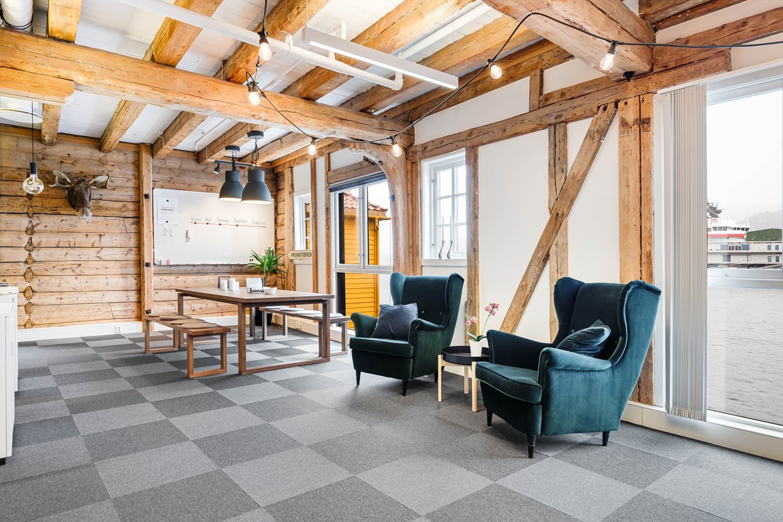 Nagelgården 6, 2. etg. kontor: BTA 375 m² er innredet med 1 cellekontor, kontorlandskap, møterom, kjøkken og sosial sone.