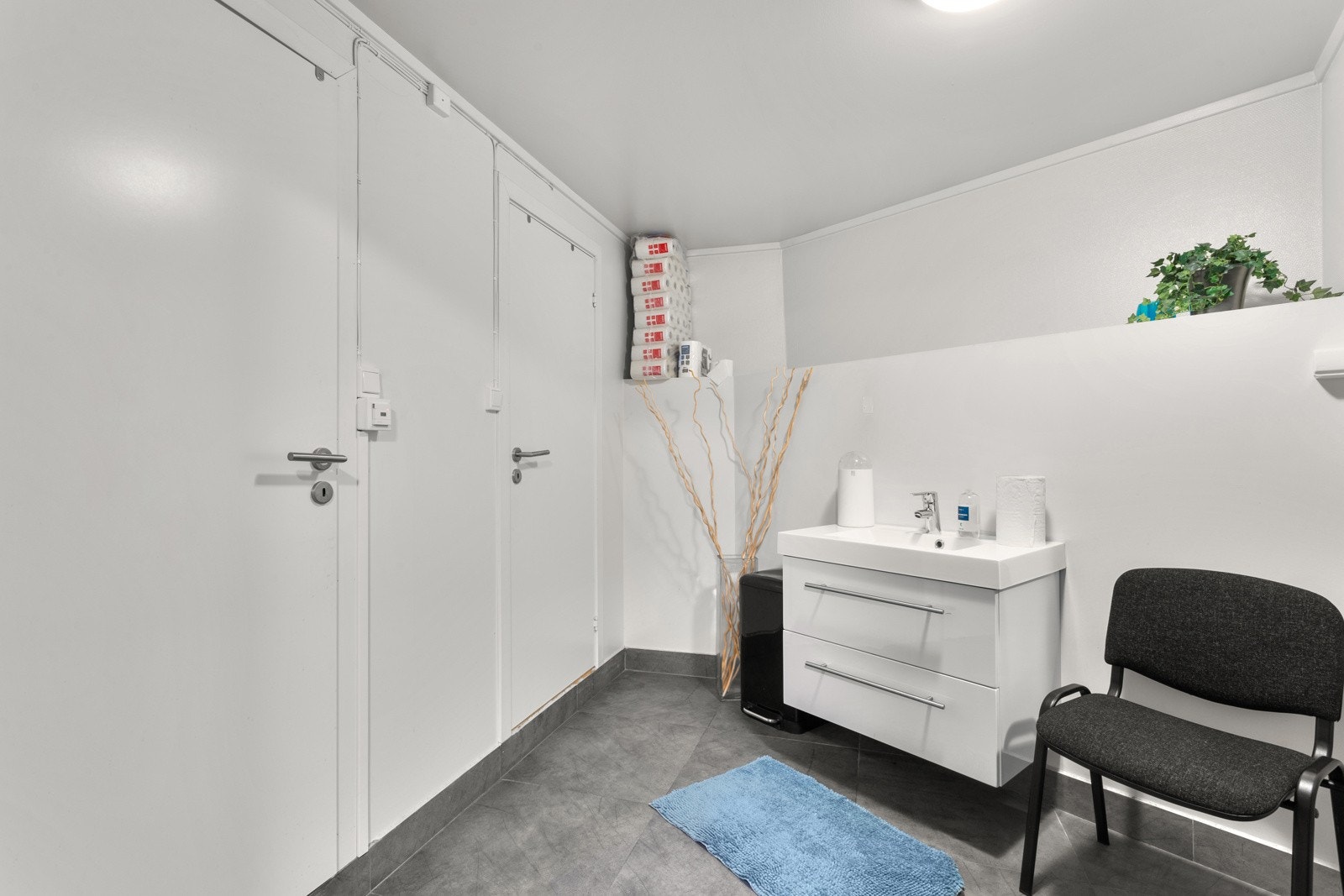 Lyse vegger gir et rent og moderne uttrykk. Galleribilde