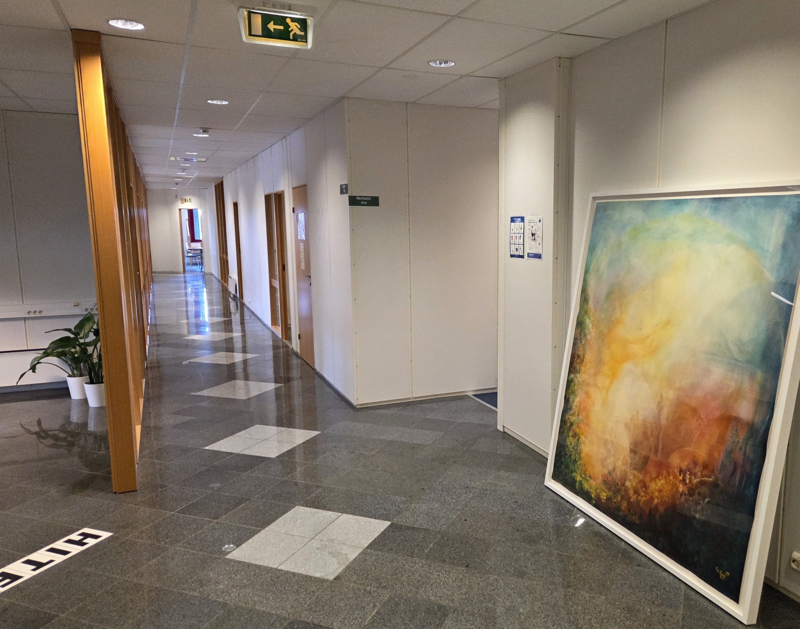 Romslig inngangsparti Galleribilde