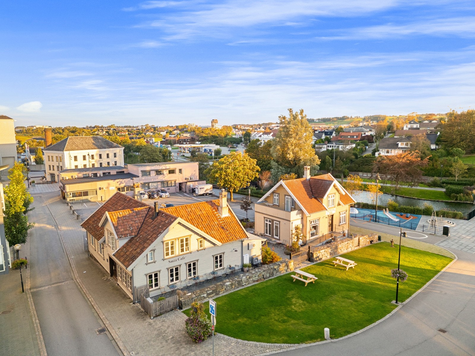 Samtidig som bygget ble isolert og teknisk oppgradert med dagens krav til varme, energi og ventilasjon - har det historiske vern stått sentralt i alt arbeid. Galleribilde