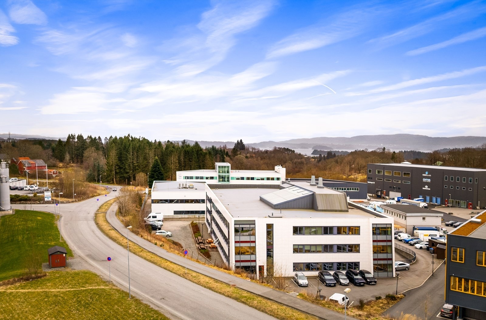 Moderne kontorbygg i Espehaugen 45 like ved Bergen Lufthavn Flesland.