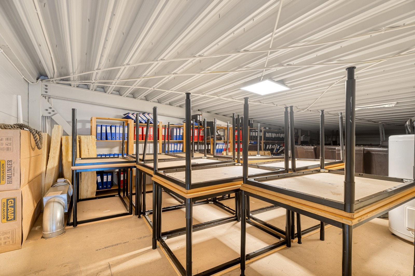 Mye nyttig loftsplass Galleribilde