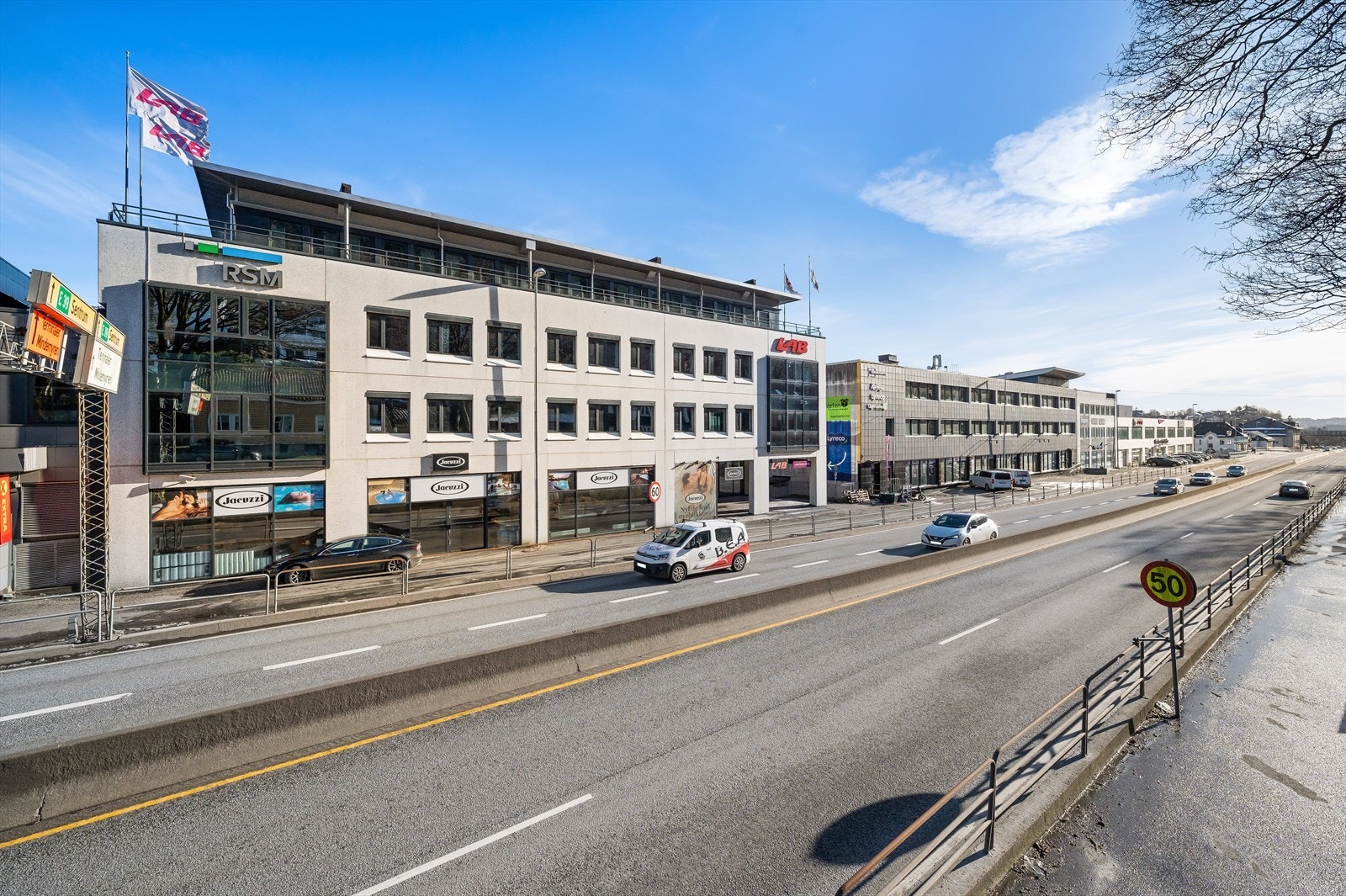 Inngang mot Fjøsangerveien med en ÅDT på i underkant av 40 000. Galleribilde